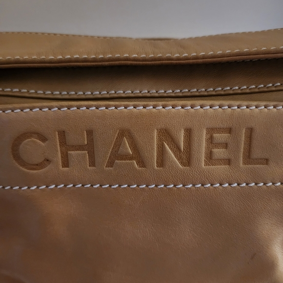 CHANEL Beige Lambskin Leather LAX Accordion Shoulder Bag - Picture 3 of 15